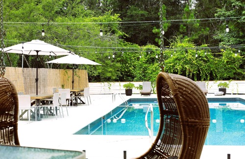Cantonment House | Azalea Pines Retreat: Pool+Beach+Forest+5acres