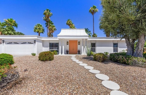 Sunrise Vista Chino House | AZAREN Guest House Palm Springs