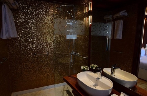 Esna Boat Rental | Azhar Dahabiya Luxury Suites