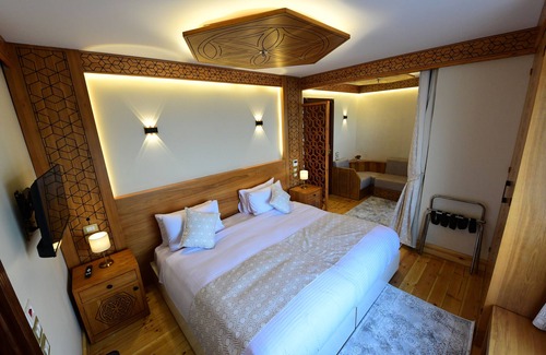 Esna Boat Rental | Azhar Dahabiya Luxury Suites