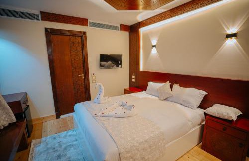 Esna Boat Rental | Azhar Dahabiya luxury suites