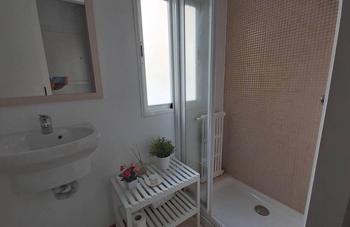 Centro Comercial Apartment | Azhar Suites II