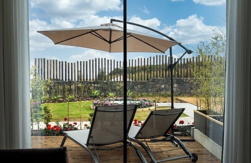 Ponta Delgada Condo | Azorian SuitesnOne bedroom apartment close to the airport of Ponta Delgada