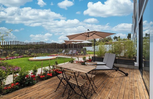 Ponta Delgada Condo | Azorian SuitesnOne bedroom apartment close to the airport of Ponta Delgada