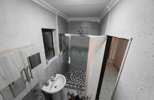 Kempton Park Apartment | Azrisi Apartments