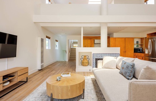 Venice Apartment | Azul Loft 5min walk to beach with parking