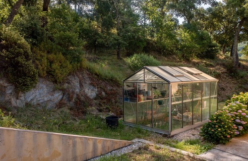 Collobrieres Apartment | "Azur" Room with Shared Pool, Wi-Fi and Air Conditioning