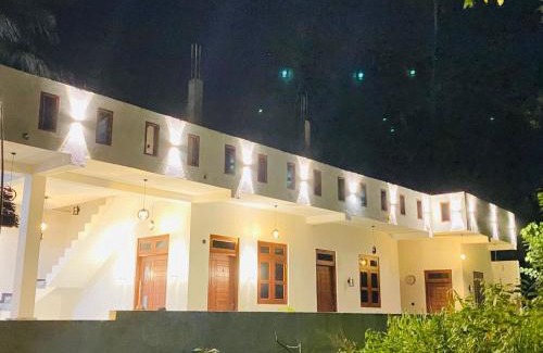 Dondra Bed & Breakfast | Azure bay Donra