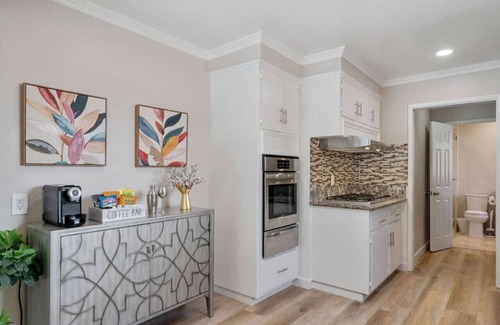 Montebello House | Azure Escape | Games| Close to DT| Swimming Pool