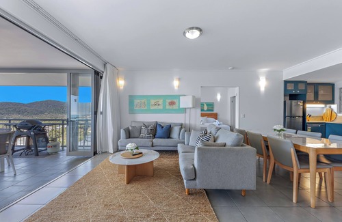 Airlie Beach Apartment | Azure – Luxury 3BR Apartment with Ocean Views at Wyndham Airlie Beach