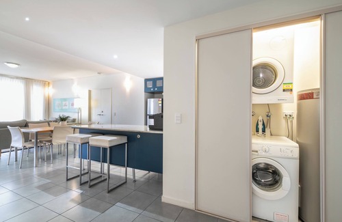 Airlie Beach Apartment | Azure – Luxury 3BR Apartment with Ocean Views at Wyndham Airlie Beach