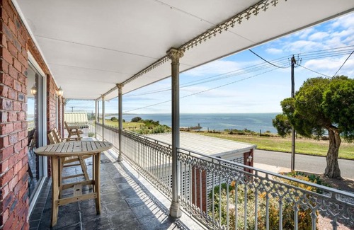 Clifton Springs House | Azure Majesty - Clifton's Grand Waterfront Haven