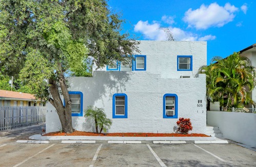 Poinciana Park Apartment | Azure: Mins to Las Olas & Beach