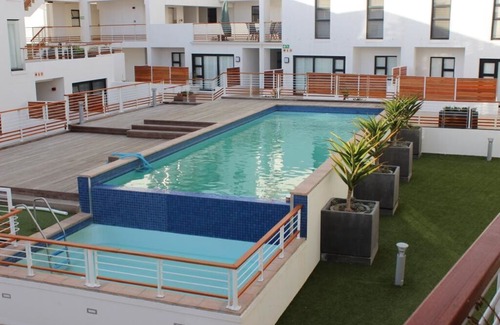 Bloubergstrand Apartment | Azure Ocean Facing Appartment