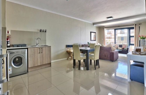 Bloubergstrand Apartment | Azure Ocean Facing Appartment