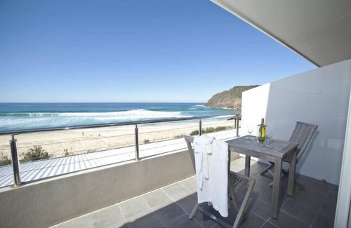 Boomerang Beach House | Azure on the Beach 1 Top 10 Beach House.n