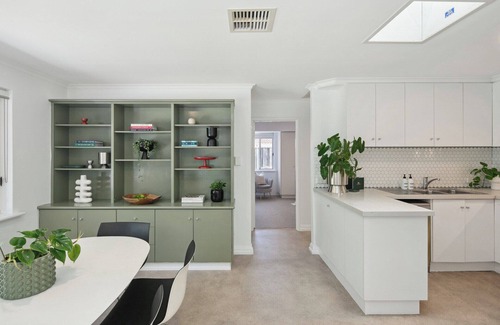 Cottesloe House | Azure Retreat - garden oasis