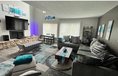 Indianapolis House | Azure Tri-Level Vaulted Luxury Loft Home Sleeps 12
