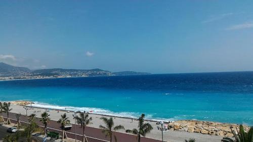 Caucade Apartment | AZURELLE