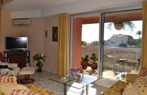 Caucade Apartment | AZURELLE