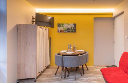 Bourg-Saint-Andeol Apartment | Bâtiment Les Iris