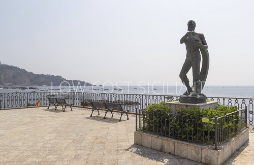 Porticato Apartment | B-52 Les Roches Noires