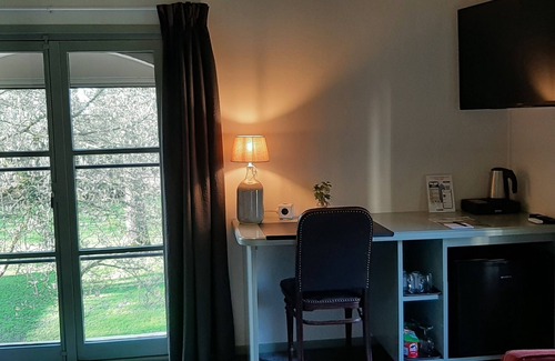 Terwolde Bed & Breakfast | B&B and SPA Estate Matanze, deer view guest room 2. royal lodging
