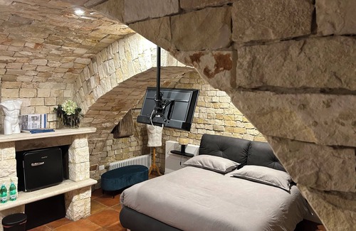 Old Town Bed & Breakfast | B&B Bari Vecchia R. separate entrance, private bathroom, .