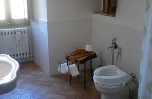 Bazzano Inferiore House | B&B CASTELLO GIRASOLE - Red Apartment