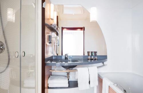 10th Arrondissement Enclos-St-Laurent Hotel | B&B HOME Paris Nord 18ème