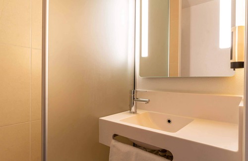 Le Tholonet Hotel | B&B HOTEL Aix-en-Provence Le Tholonet