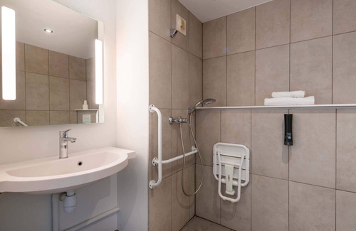 Cholet Hotel | B&B HOTEL Cholet Nord