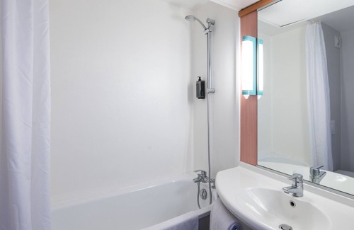 Quartier Pasteur Hotel | B&B HOTEL Rouen Centre Rive Droite