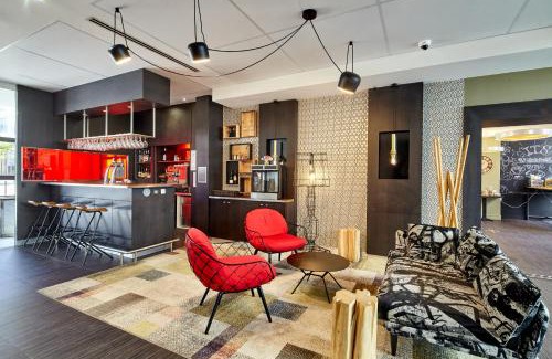 Montigny-le-Bretonneux Hotel | B&B HOTEL Saint-Quentin-en-Yvelines Centre Gare 4 étoiles