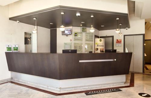 Montigny-le-Bretonneux Hotel | B&B HOTEL Saint-Quentin-en-Yvelines Centre Gare 4 étoiles