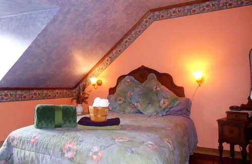 Saint-Jean-Baptiste House | B&B L'Augustine Family rooms - Quebec City, Canada