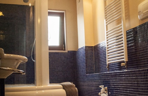Cava de' Tirreni Bed & Breakfast | B&B L'Incanto. in the Historic Center 2 km from the Divina. "Room with Hydro Tub.