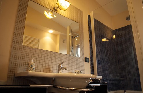 Cava de' Tirreni Bed & Breakfast | B&B L'Incanto. in the Historic Center 2 km from the Divina. "Room with Hydro Tub.