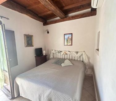 Colle di Tora Bed & Breakfast | B&B La Casetta sul Lago