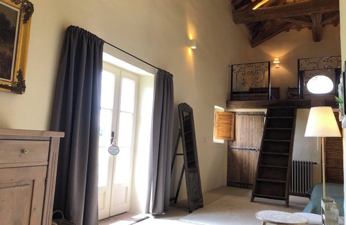 Le Thor Bed & Breakfast | B&b la chambre du Haras