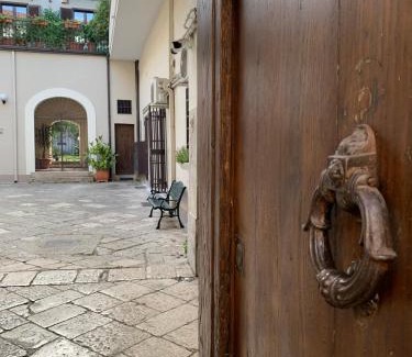 Santa Maria Capua Vetere Apartment | B&B La Corte