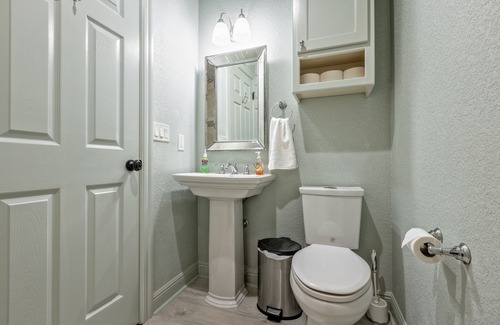 Mid America Bed & Breakfast | B & B, Lake & Mountain Views. Downtown & Casino/Racing Close