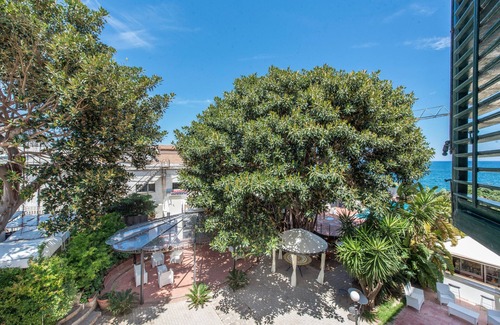 Palermo Bed & Breakfast | B&B Villa Liberty sul mare - Camera Glicine