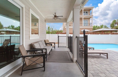 Emerald Waters Village House | B-Happy - Gated Community, Deeded Beach Access, Heated Private Pool, Game Room!