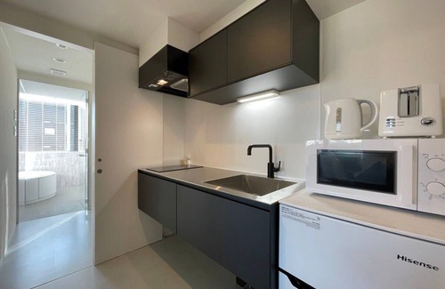 Hiroshima City Centre Apartment | b hotel Scenic Penthouse Studio | Jacuzzi & Terrace