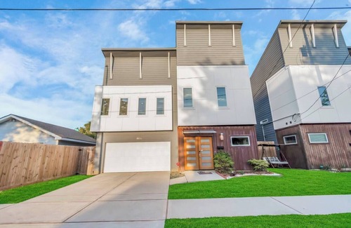 Northside Apartment | B-Inspired as you enjoy your stay in the wonderful Houston Area.