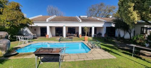 Old Place House | B My Guest
