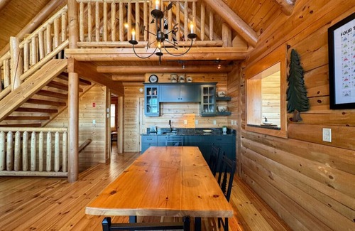 Conway House | [B] Peak View Cabin | Views | Spacious | 23 Acres