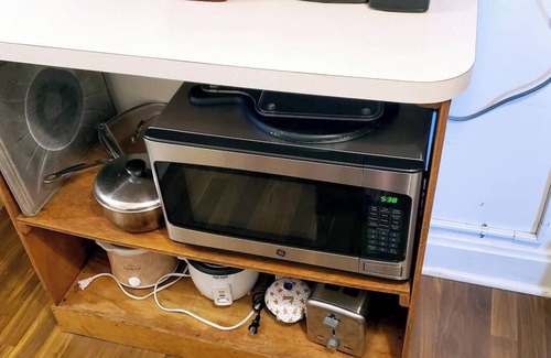 Bloomington Apartment | B-town Cozy Quarters