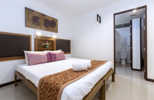 Chalong House | B Triple suite, Chalong temple 5 mn walk